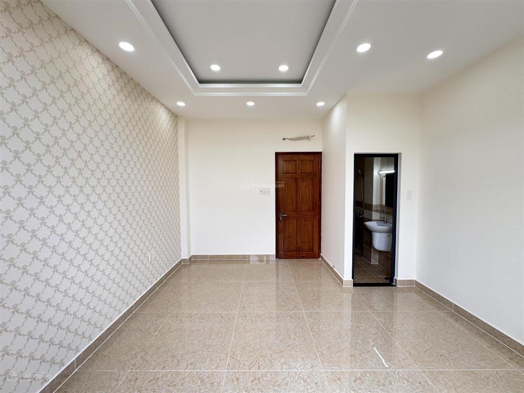 Nhà mới xây  sổ hồng riêng  đường ô tô tránh nhau gần sông sài gòn mát mẻ, cách kđt vạn phúc 500m