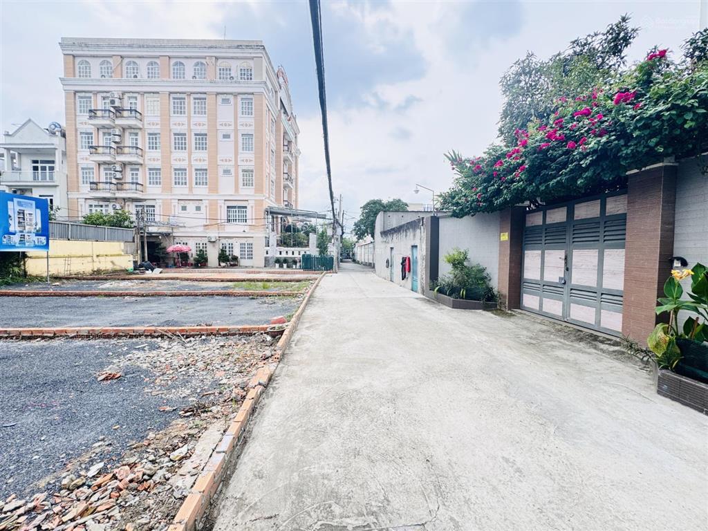 Bán đất phạm văn đồng, thủ đưc gần gigamall chợ hiệp bình. shr, xây cao tầng.