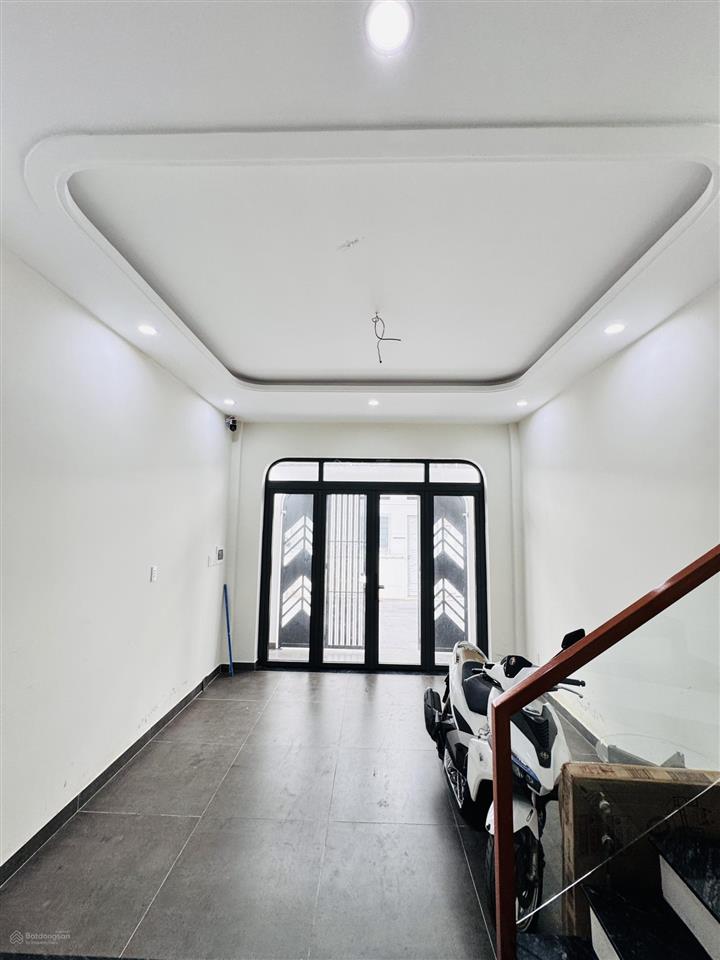 Bán nhà quốc lộ 13, gần mặt tiền hiệp bình, vạn phúc city. đang cho thuê chdv dòng tiền ổn định