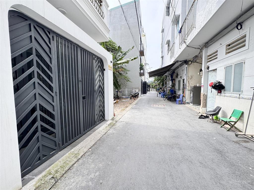 Bán nhà quốc lộ 13, gần mặt tiền hiệp bình, vạn phúc city. đang cho thuê chdv dòng tiền ổn định