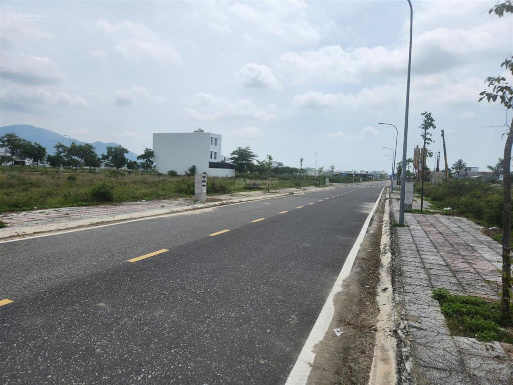 Cần bán lô đẹp ngang 6m đường 16m thông thẳng ra chợ thành