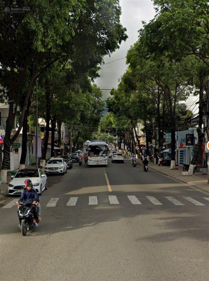 Lô đất mặt tiền 16m nhìn ra bùng binh hoàng diệu nhuyễn đức cảnh