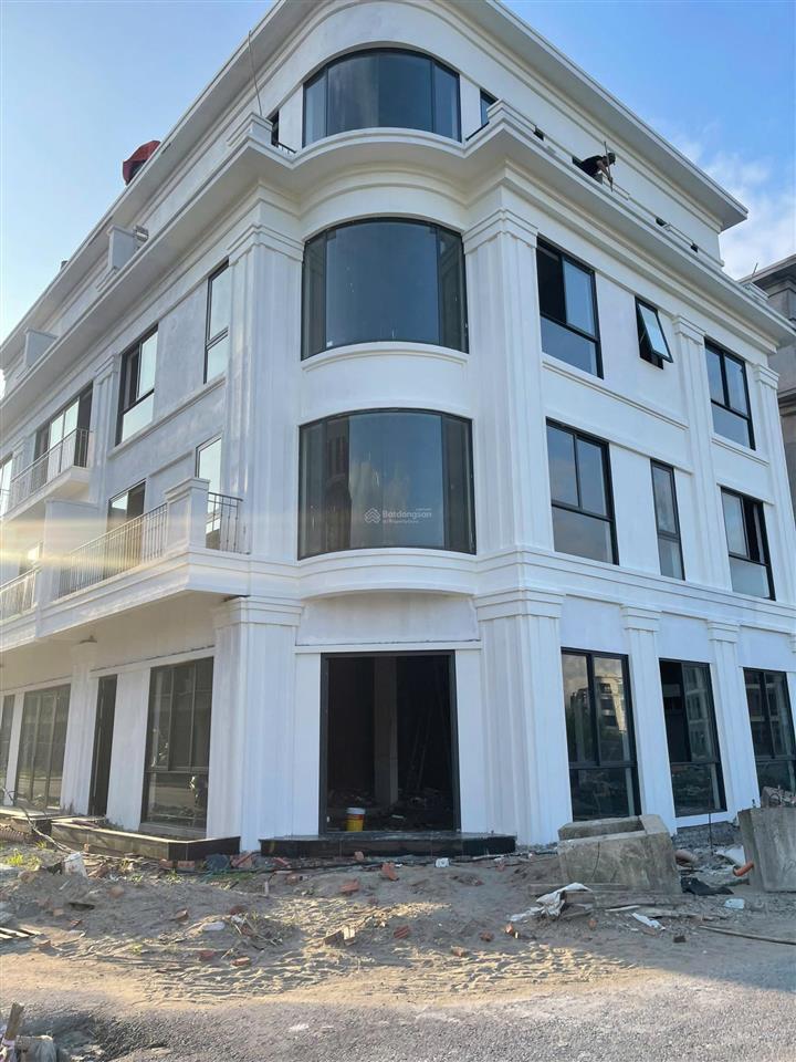 Em tiếp trực 24/24 tại văn phòng dự án flc tropical hạ long rất nhiều nguồn chính chủ giá rẻ.