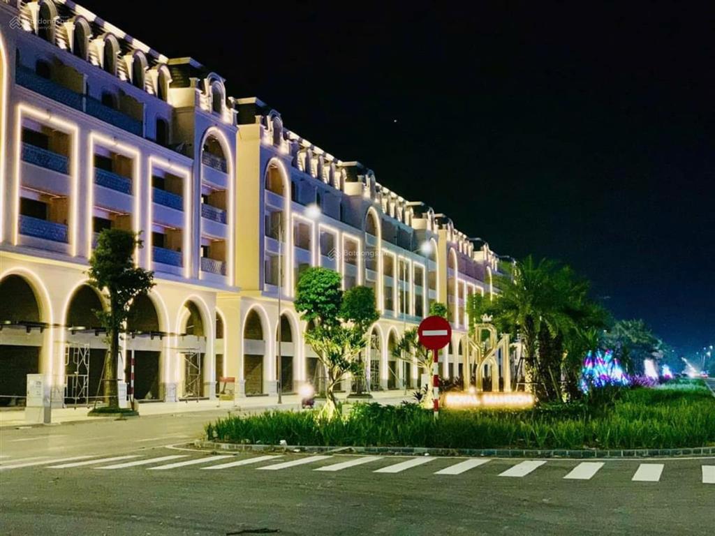 Bán căn shophouse royal mansion xây sẵn 5 tầng đầu tư chỉ cần 30% khoảng 5 tỷ