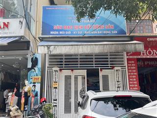 Tôi cần bán căn nhà 2 tầng mặt tiền đường trần hưng đạo, nam lý, đồng hới, quảng bình