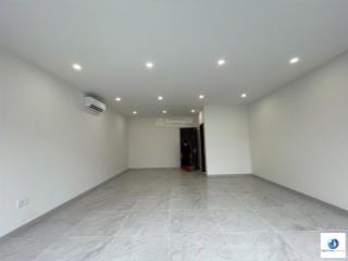 Cho thuê shophouse trục chính vinhomes gia lâm , 100m2, hoàn thiện 4 tầng, đủ điều hòa 17tr/tháng