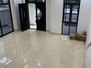 Cho thuê biệt thự vin gia lâm 150m2, hoàn thiện 3,5 tầng, 3 ngủ 20 triệu/tháng vừa ở vừa văn phòng