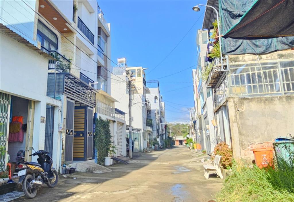 Bán đất bưng ông thoàn, phú hữu q9. vị trí đông dân gần liên phường, dt 62m2 giá 4.9 tỷ