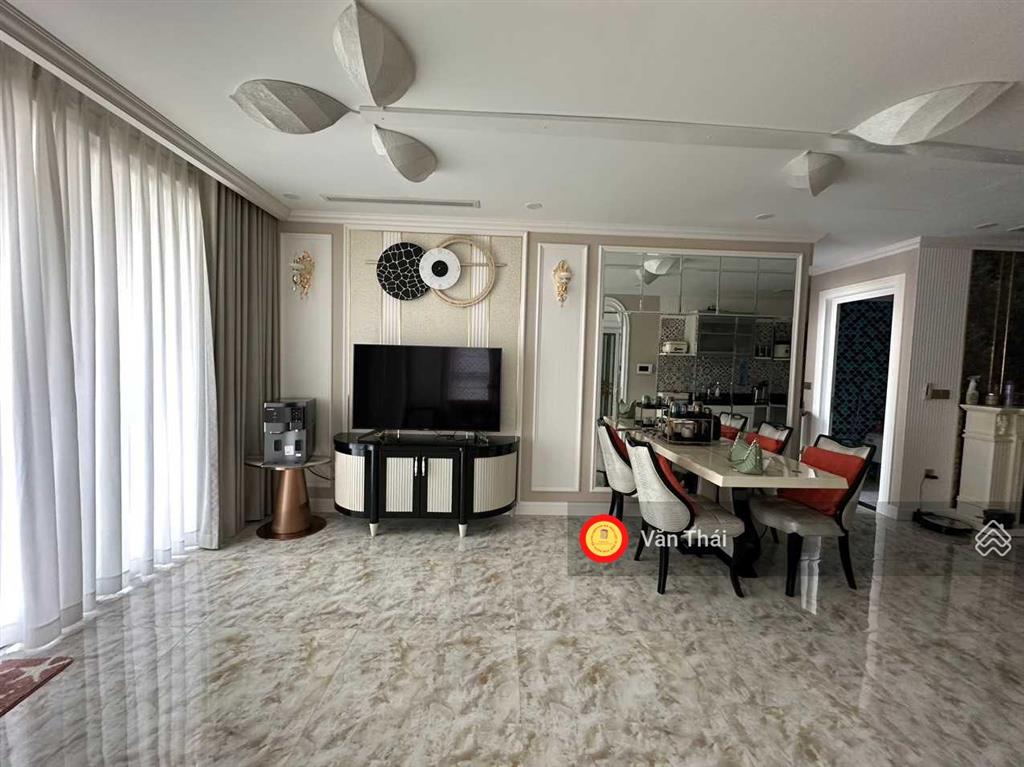 Bán gấp căn hộ orchard garden. 100m2, 3pn. giá 8.8 tỷ sổ. 0933 033 *** thái