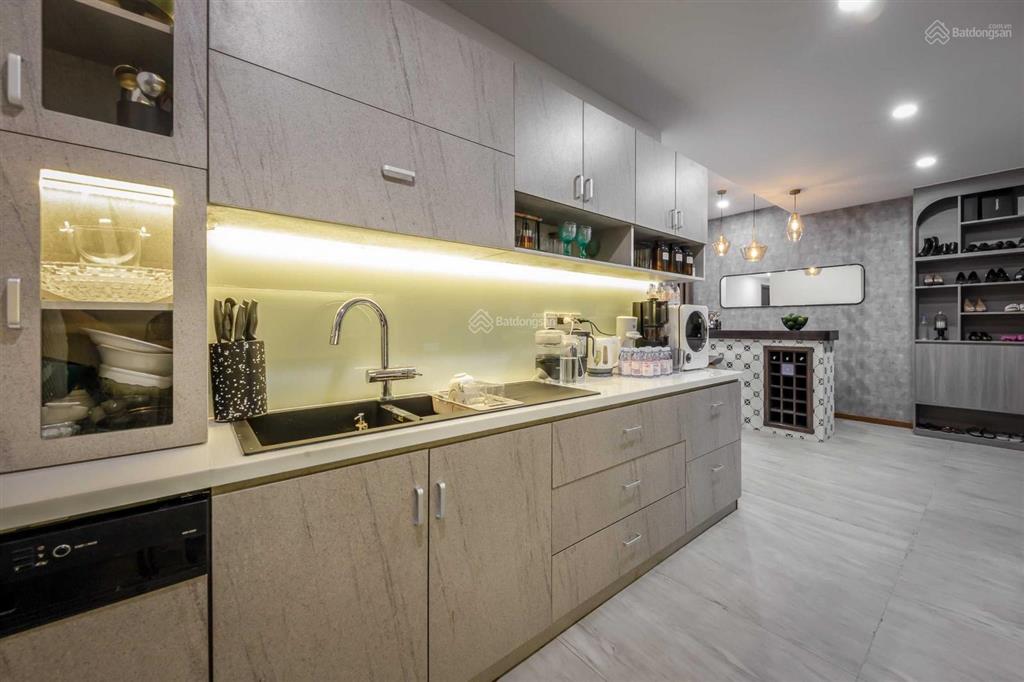 Bán gấp căn hộ chung cư prince. 109m2, 2pn, giá 11 tỷ. 0933 033 *** thái sổ