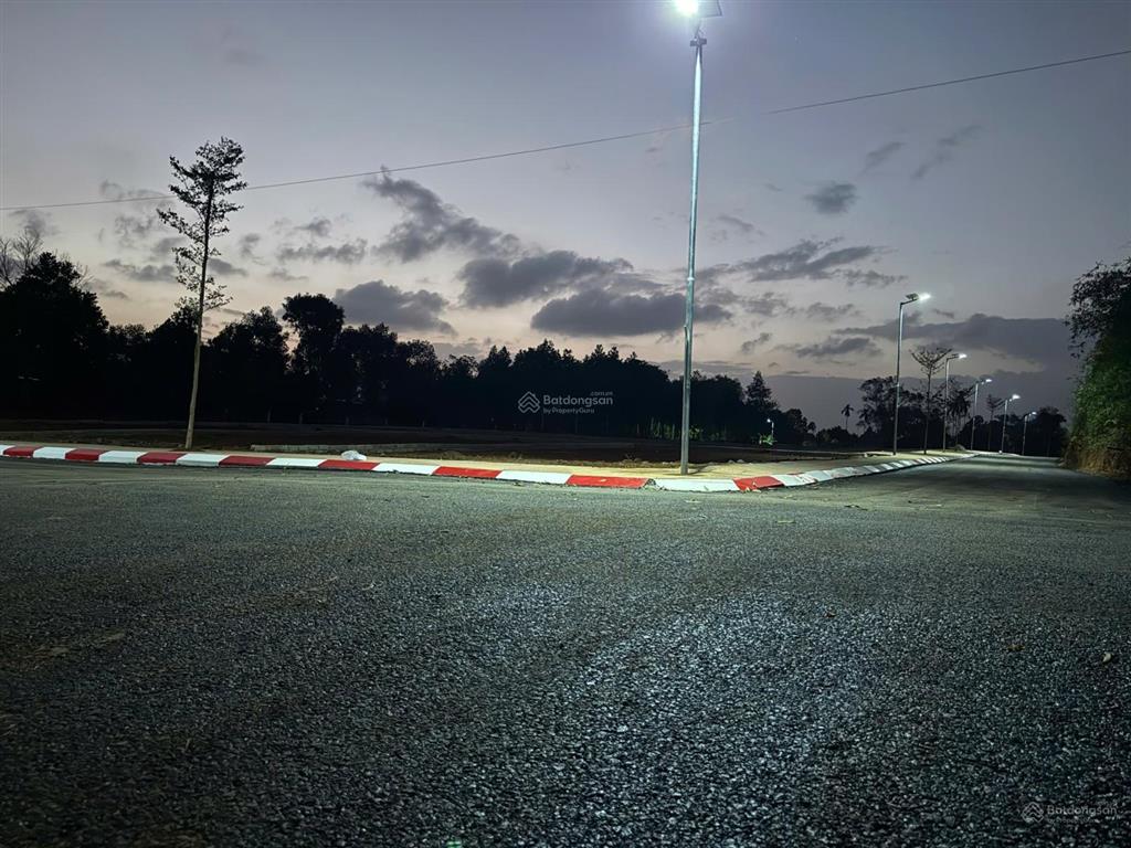 Đất đường nhựa tại triệu sơn thanh hóa, đường 23 ô tô tránh nhau, giá 3xxtr/lô