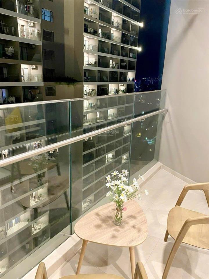 Bán gấp căn 1 + pn cc the sóng, dt 53m2. giá 2.18 tỷ, full nội thất tầng cao.  e yến 0792 366 ***