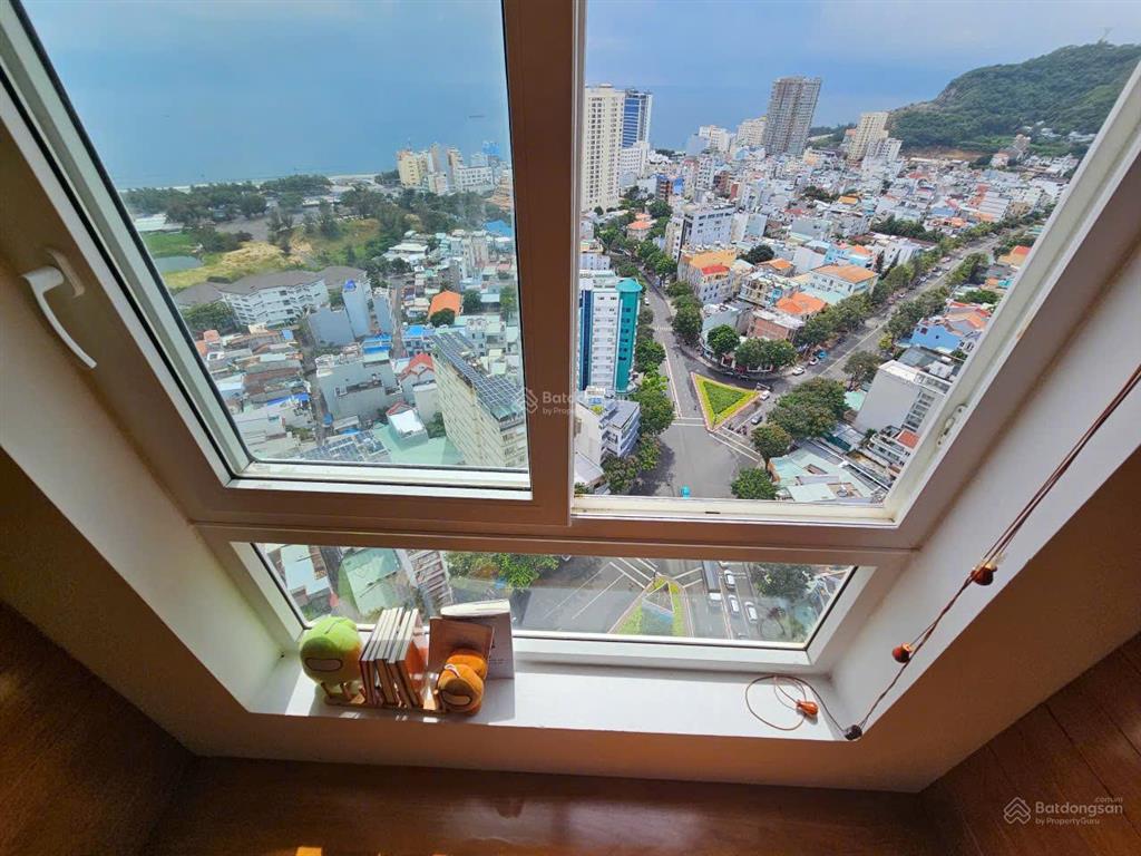 Bán căn hộ 2 phòng ngủ vũng tàu melody sổ hồng sở hữa lâu dài , giá 4.6 tỷ .  em yến 0792 366 ***