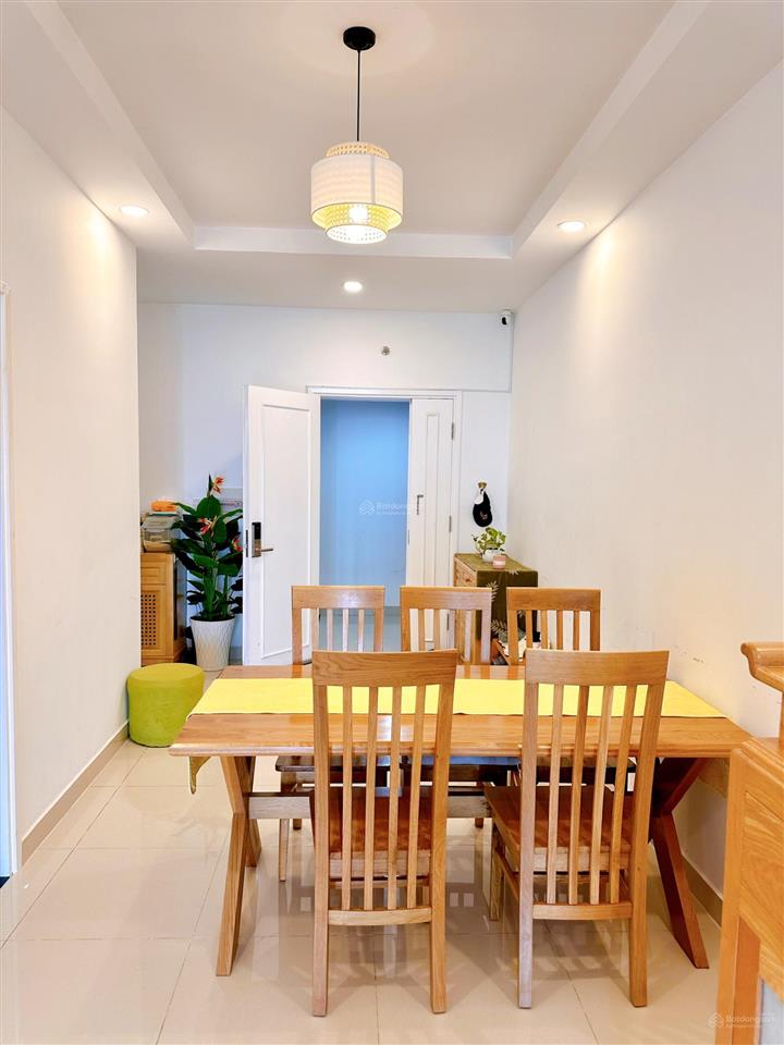 Bán căn 2 phòng 74m2 cc vũng tàu melody. giá bán 3.9tỷ. full nội thất sịn.  e yến 0792 366 ***