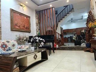 Tân Mai 55 m2, ở luôn, gara, ô tô tránh, 16 tỷ