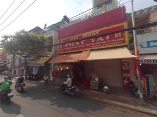 Mặt tiền bà hom 10x24m nở hậu 16m ,sát chợ phú lâmm đường 20m