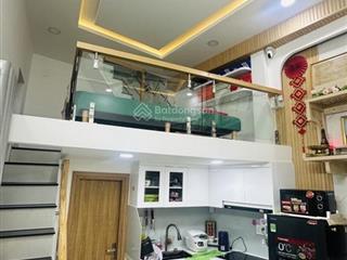 Hơn 4 tỷ  nhà hẻm xe hơi bình thạnh cạnh quận 1.