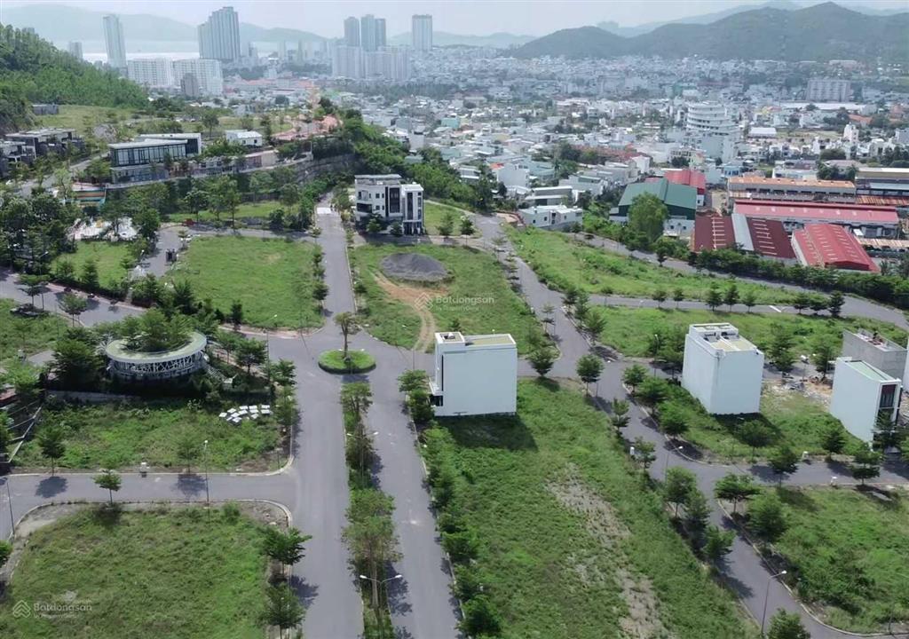 Kdc hoàng phú 63m2 đông nam sạch 2,060tỷ.  ngay 0901 282 ***