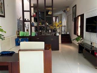 Bán nhà 3 tầng, mặt tiền kinh doanh đường hồng bàng  nha trang. gần biển