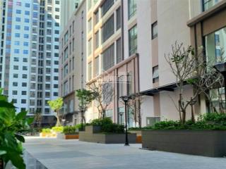 Mình cho thuê căn hộ green river phạm thế hiển  q 8, 2pn, 2wc, giá 8,5 tr/th.  0908 994 ***