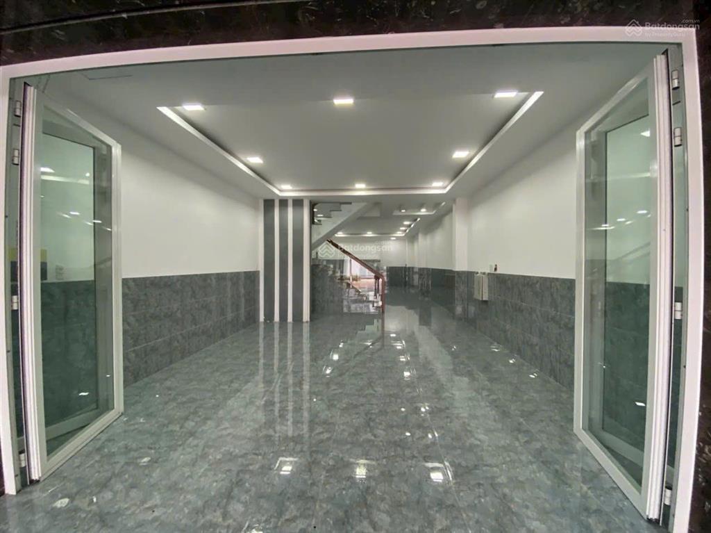 Nhà phố 110m2 đầy đủ tiện ích xung quanh, sát bên khu biệt thự vip nhất biên hòa