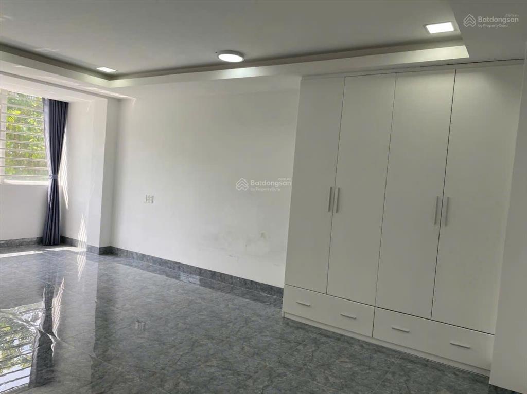 Nhà phố 110m2 đầy đủ tiện ích xung quanh, sát bên khu biệt thự vip nhất biên hòa