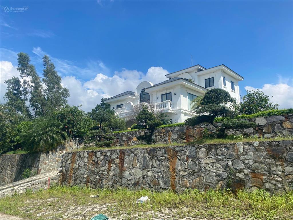 Bán ô đất đẹp tại khu sân golf tam đảo. diện tích 900m2 full thổ cư tự do xây dựng