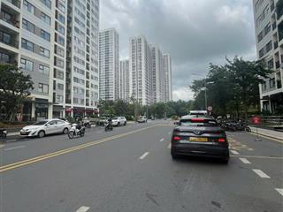 Bán nhanh căn shop mặt sảnh 70m2 tặng 2.8 tỷ giá 16 tỷ còn 13,2 tỷ tại vinhomes grand park
