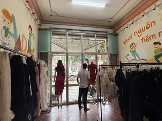 Nhà mặt đường trần phú vài nước chân đến biển . con đường huyết mạch đẹp nhất nha trang