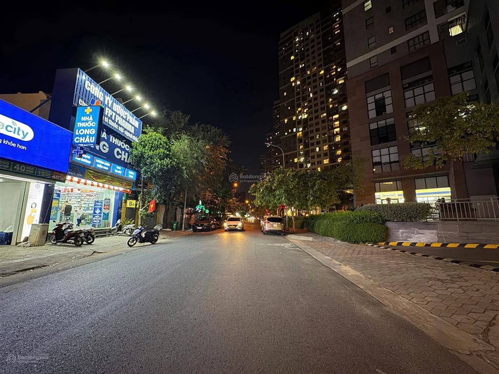 Biệt thự mặt sông khu dân cư văn minh dt 120m2 4 tầng có hdt 35tr/tháng giá chỉ 25,9 tỷ tl