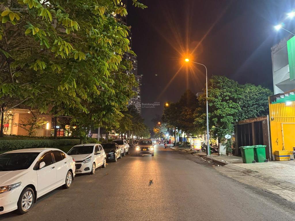 Biệt thự mặt sông khu dân cư văn minh dt 120m2 4 tầng có hdt 35tr/tháng giá chỉ 25,9 tỷ tl