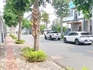 Bán căn b2  17 kdc the pearl trục chính, nhà 1 trệt 2 lầu 1st, giá 3,7 tỷ tl, sổ sẵn hoàn công