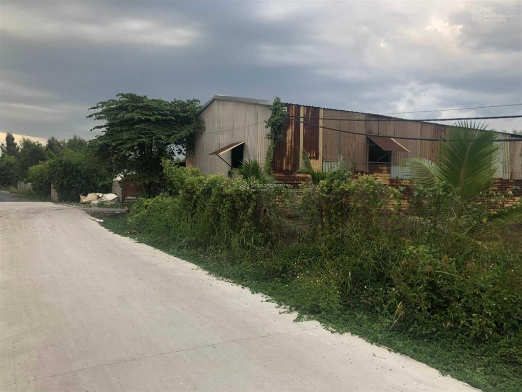 Bán xưởng 1000m2 (20 x 50m) có 300m2 thổ cư, giá 11,5 tỷ tl, đường xe tải, đang cho thuê 20tr/tháng