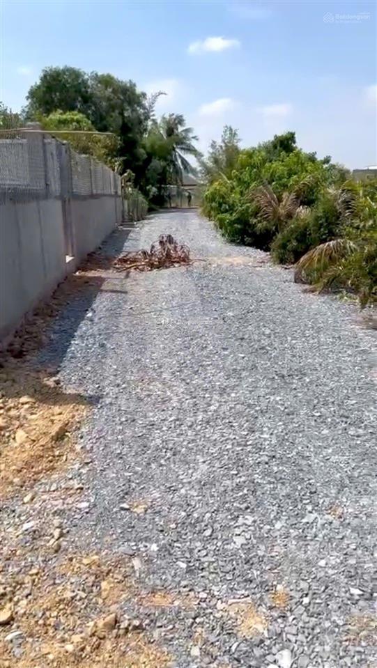 Chủ cần bán 1100m2 view kênh có 100m2 thổ cư sẵn, đường đá xanh xe tải chạy, giá 5,5 tỷ tl