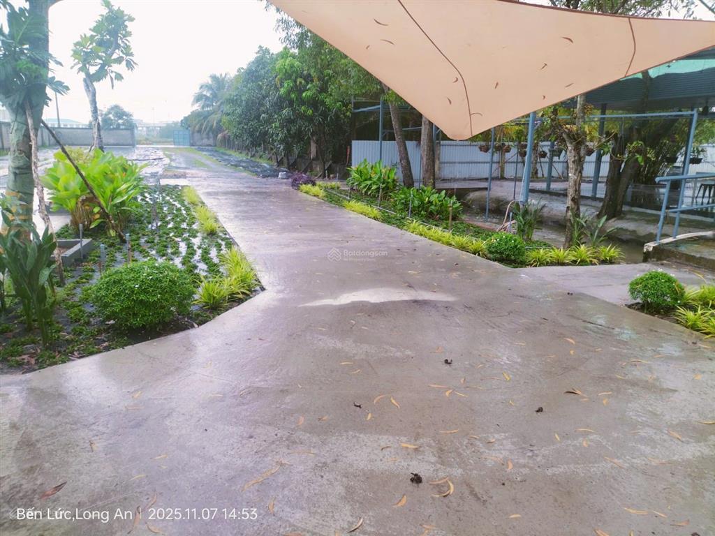 Bán 2670m2 có 850m2 thổ cư, trên đất có nhà, áo cá, vườn trái cây, vườn rau, xác đường dẫn cao tốc