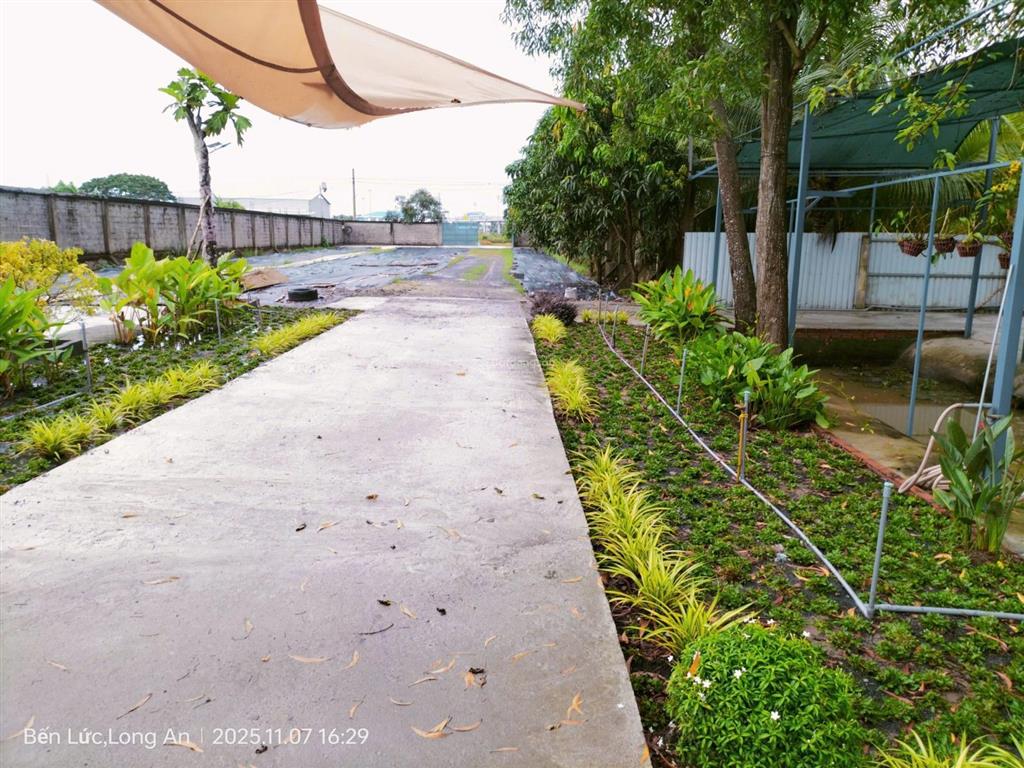 Bán 2670m2 có 850m2 thổ cư, trên đất có nhà, áo cá, vườn trái cây, vườn rau, xác đường dẫn cao tốc