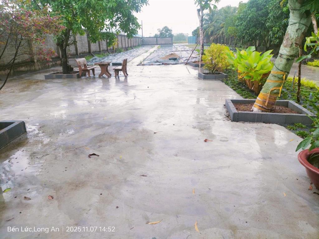 Bán 2670m2 có 850m2 thổ cư, trên đất có nhà, áo cá, vườn trái cây, vườn rau, xác đường dẫn cao tốc