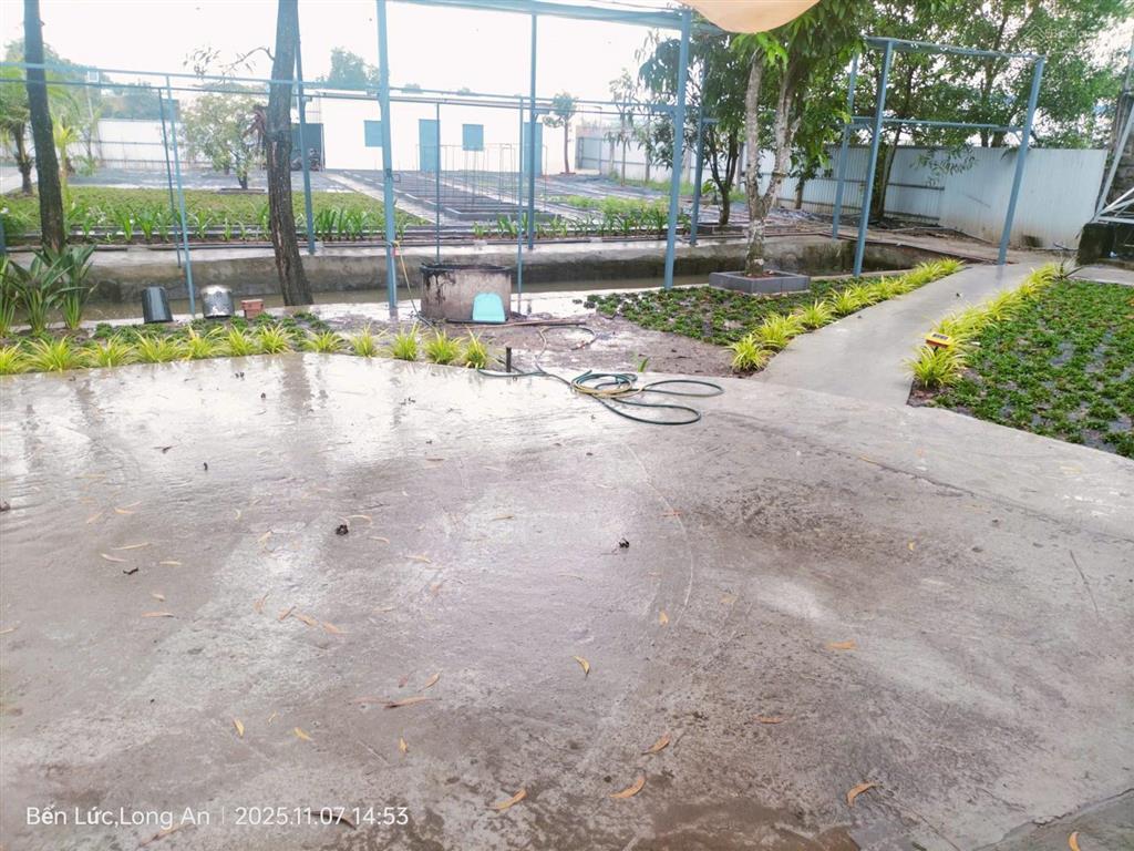 Bán 2670m2 có 850m2 thổ cư, trên đất có nhà, áo cá, vườn trái cây, vườn rau, xác đường dẫn cao tốc