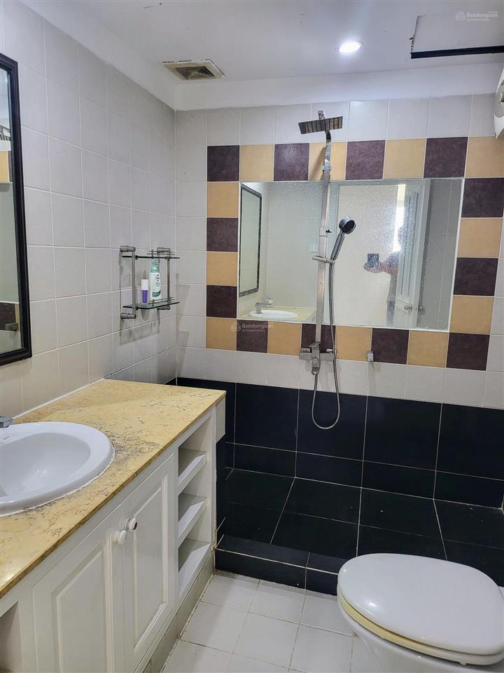 Cho thuê căn hộ siêu rộng. dt 133m2 3pn + 3 wc (2pn master có wc riêng).tầng cao  hướng đông nam.