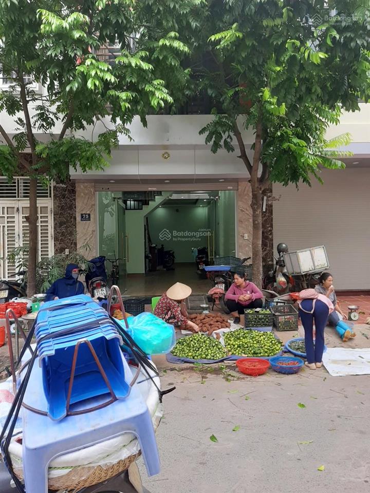 Nhà dv2, chợ xa la hà đông 7 pn. ở và cho thuê, tầng 1 kd sầm uất. giá 19,9tỷ vỉa hè ôtô tránh 50m2