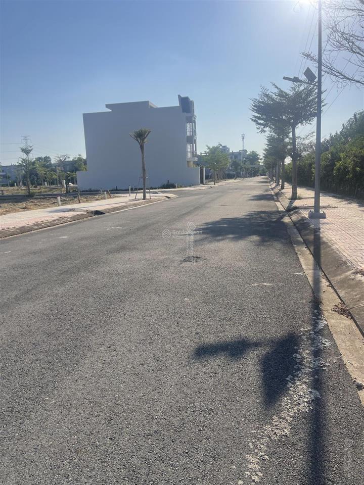 Bán đất kdc saigon south lê văn lương phước kiển.  0939 500 ***