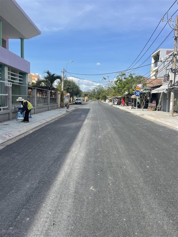 Bán đất đường 44m kdc 28ha nhơn đức.  0939 500 ***