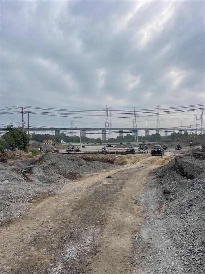 Bán 8000m2 mặt tiền ngô quang thắm long thới có 1500m2 thổ