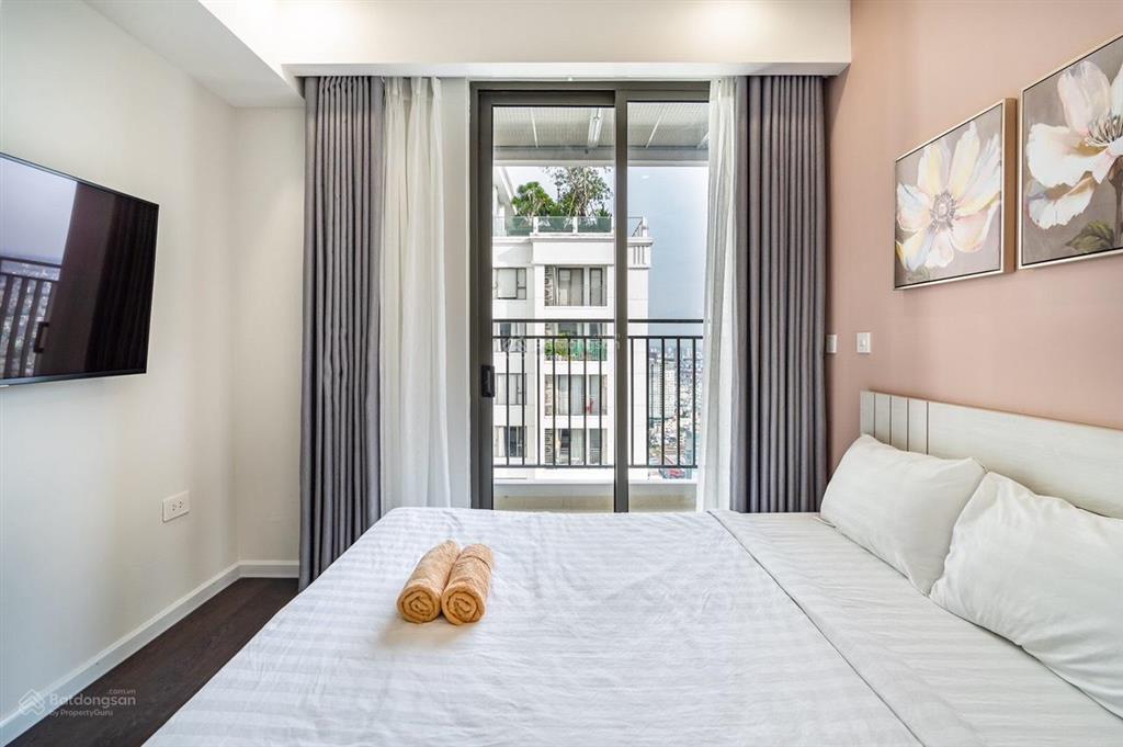 Cần bán nhanh the tresor  căn 3pn 2wc  giá 9tỷ2 bao hết  full nội thất   0901 995 ***