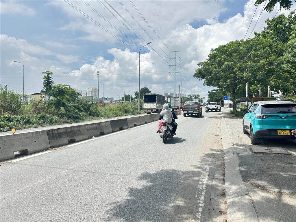 Bán gấp 5500m2 đất cln (79m x 70,58m) mt đường võ chí công giá chỉ 30tr/m2