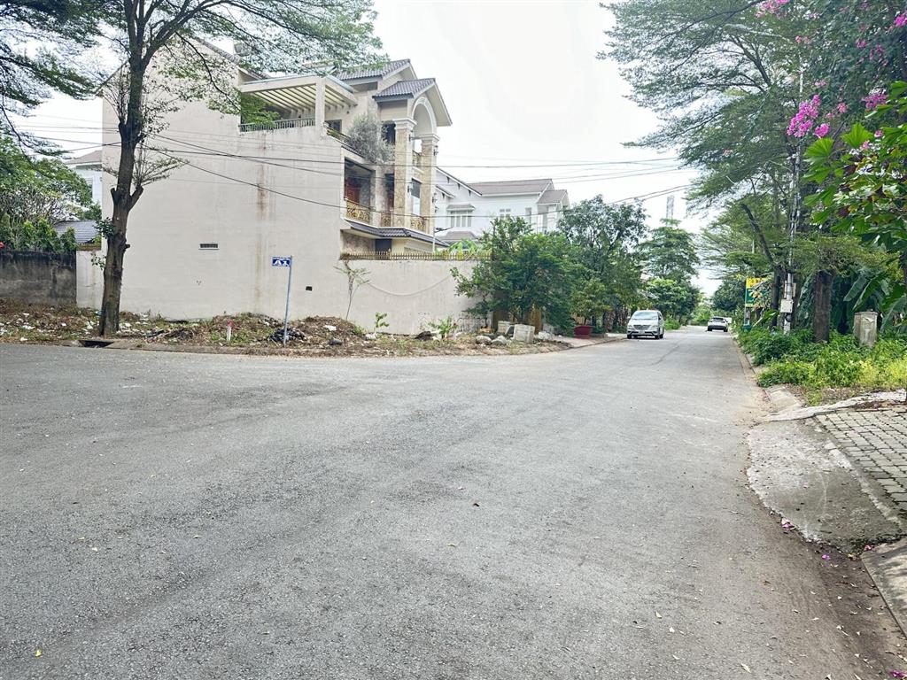 Bán 3 nền nhà phố, 2 nền biệt thự thuộc kdc hoàng anh minh tuấn 14tỷ,26tỷ 90m2,250m2