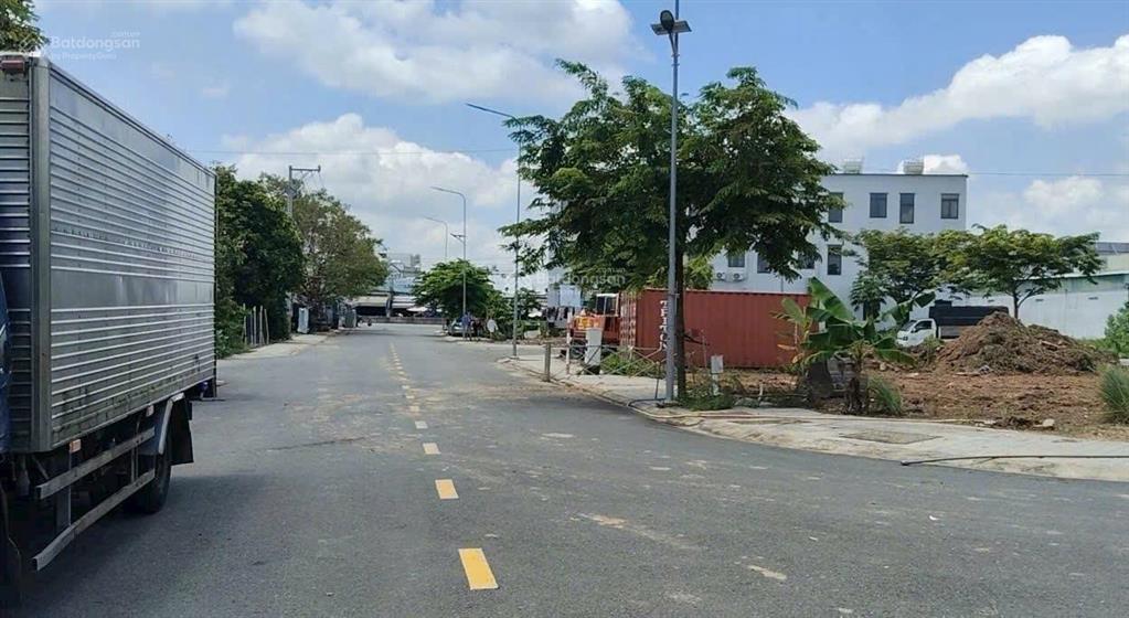 Bán đất mặt tiền đt741, kdc hiện hữu giá 900 triệu/nền ngay làng đại học cổng xanh kcn vsip 2