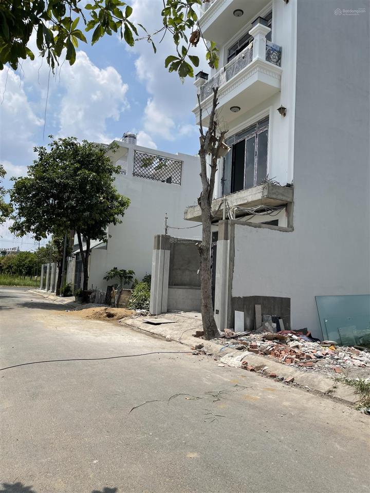 Vị trí đẹp, đường rộng 8m giá 5.2 tỷ, đất 80m2 sổ đẹp, khu dân cư cao cấp, an ninh