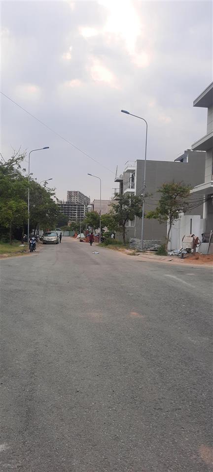 Lô đất 5x22=110m2 giá 7.5 tỷ, khu an ninh đường đào trí, quận 7 .