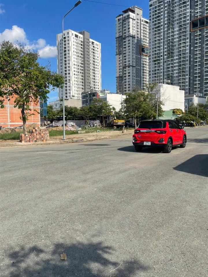 Lô đất 5x22=110m2 giá 7.5 tỷ, khu an ninh đường đào trí, quận 7 .